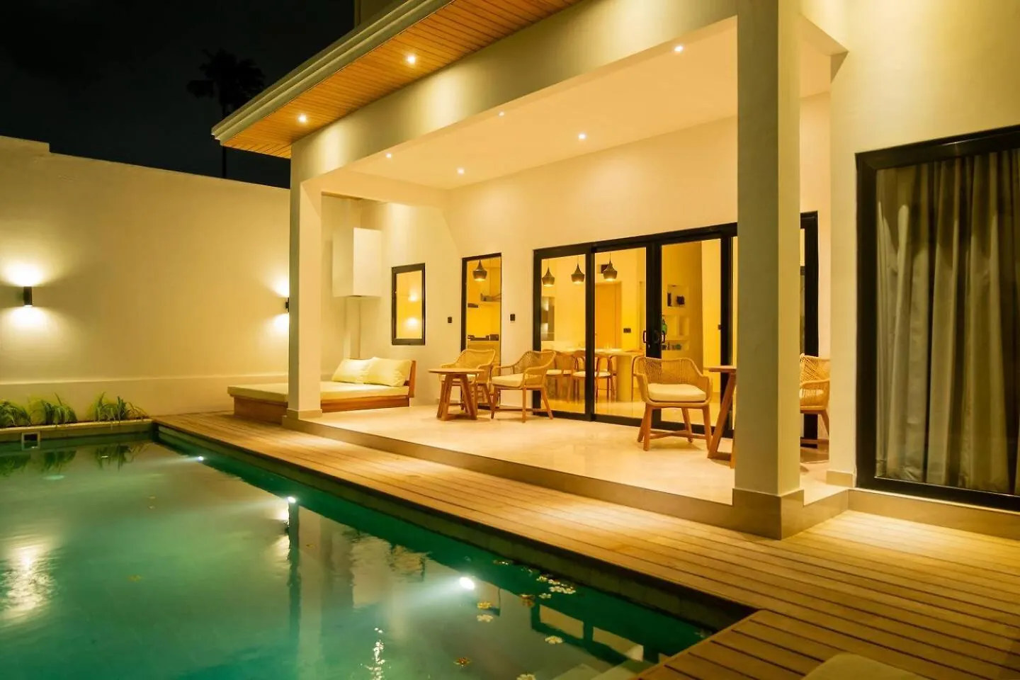 Luxury 3Br Villa In Seminyak 0*, Seminyak (Bali)